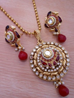 Polki Pendant Set